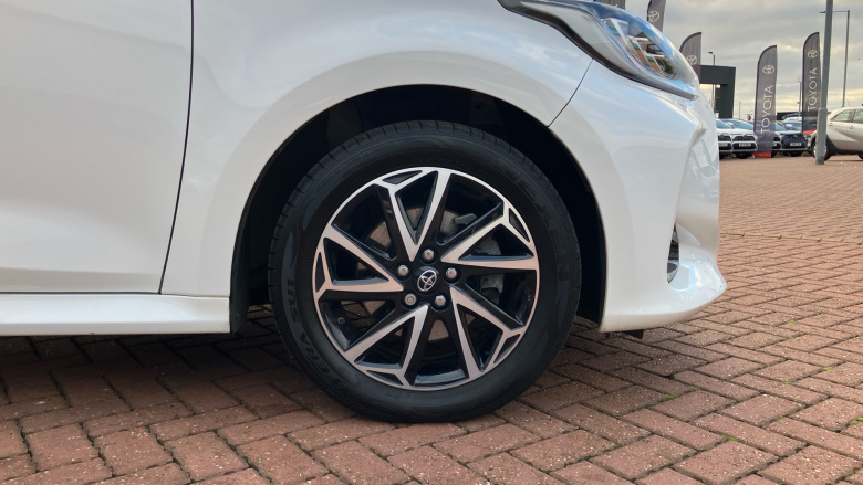 Toyota Yaris 1.5 Hybrid Design 5dr CVT Hybrid Hatchback